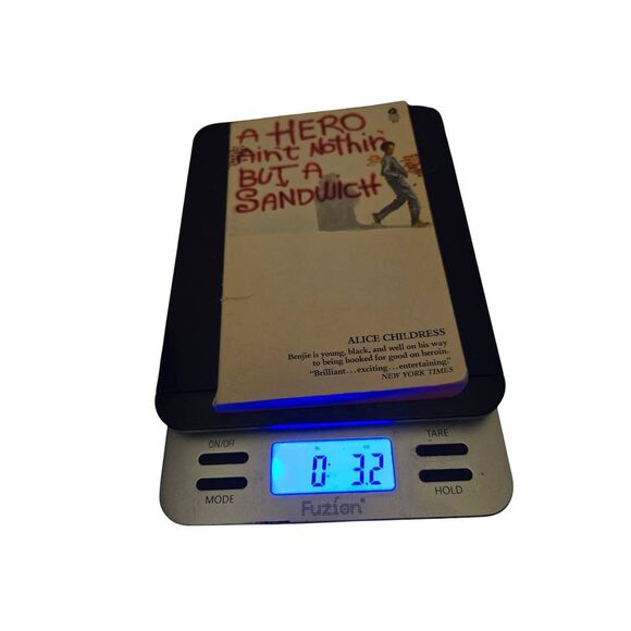 A hero ain't nothing but a sandwich by Richard Childress - avon books - 38020220 - Picture 4 of 5